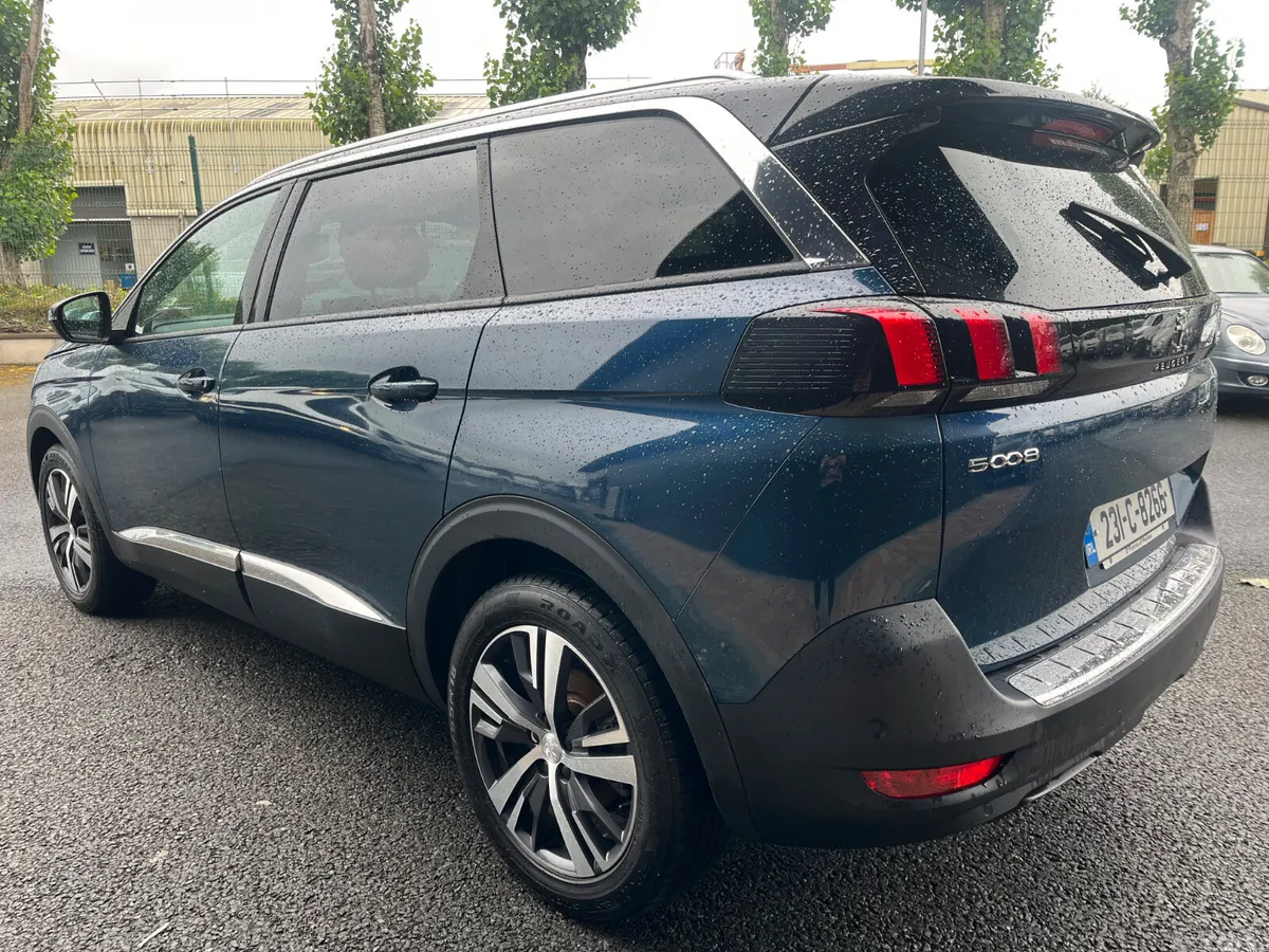 Peugeot 5008 MPV, Diesel, 2023, Blue