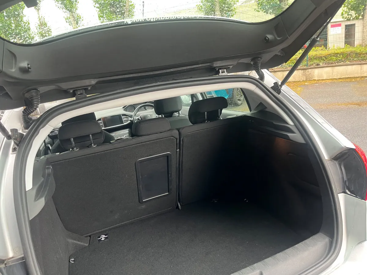 Peugeot 308 Hatchback, Diesel, 2015, Grey