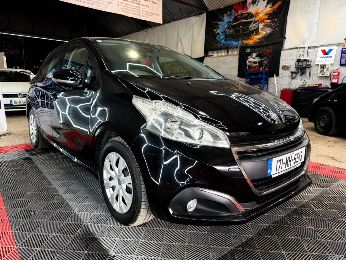 Peugeot 208 Hatchback, Petrol, 2017, Black