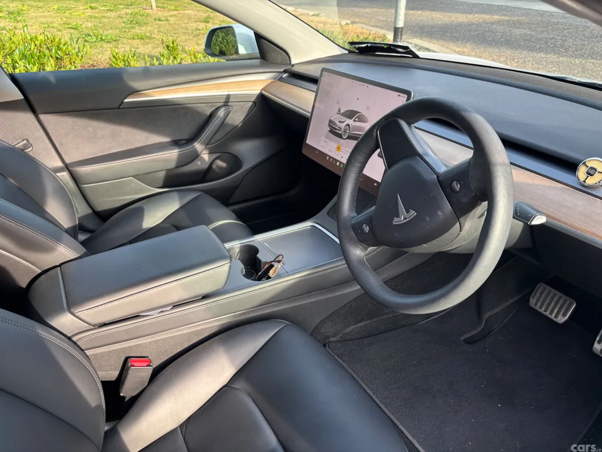 Tesla Model 3 Saloon, Electric, 2022, White