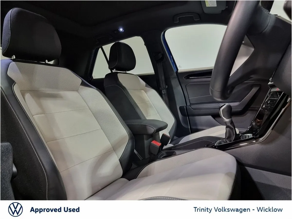 Volkswagen T-Roc SUV, Petrol, 2024, Blue