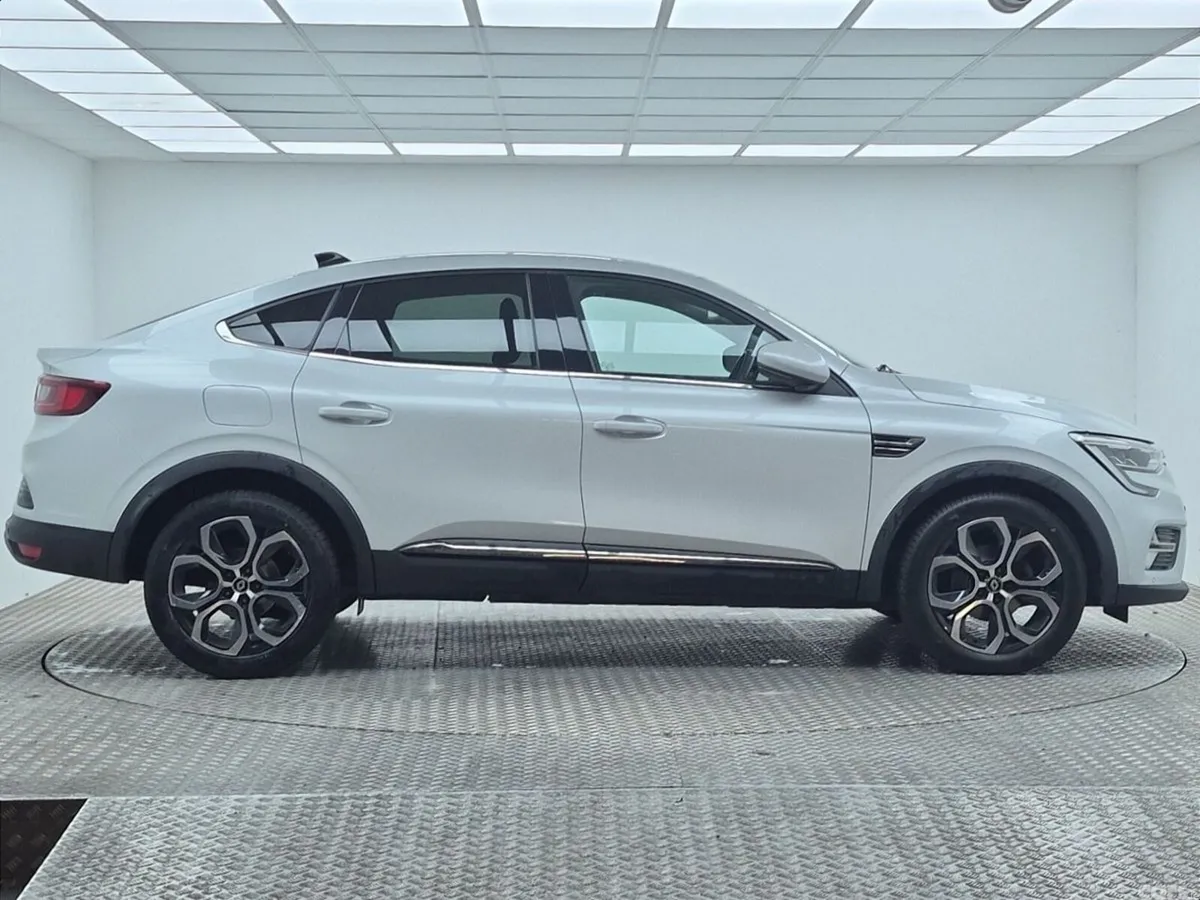 Renault Arkana SUV, Petrol, 2023, White
