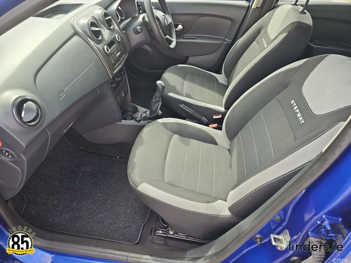 Dacia Sandero Stepway Hatchback, Diesel, 2021, Blue