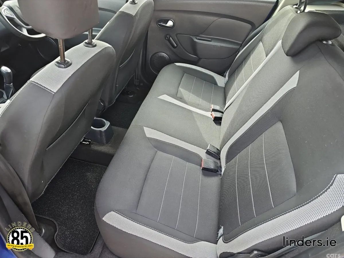 Dacia Sandero Stepway Hatchback, Diesel, 2021, Blue