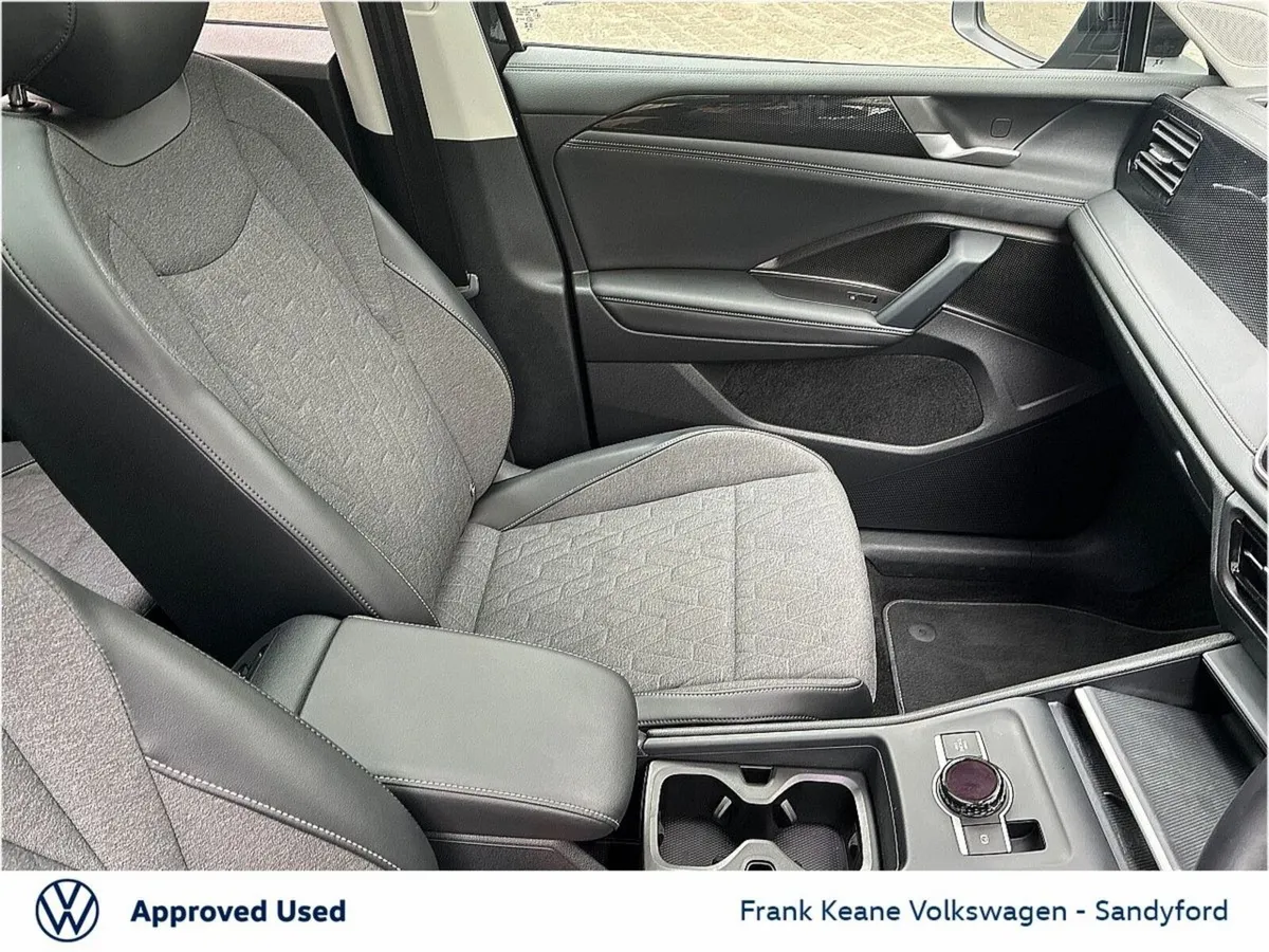Volkswagen Tiguan SUV, Petrol Plug-in Hybrid, 2025, Black