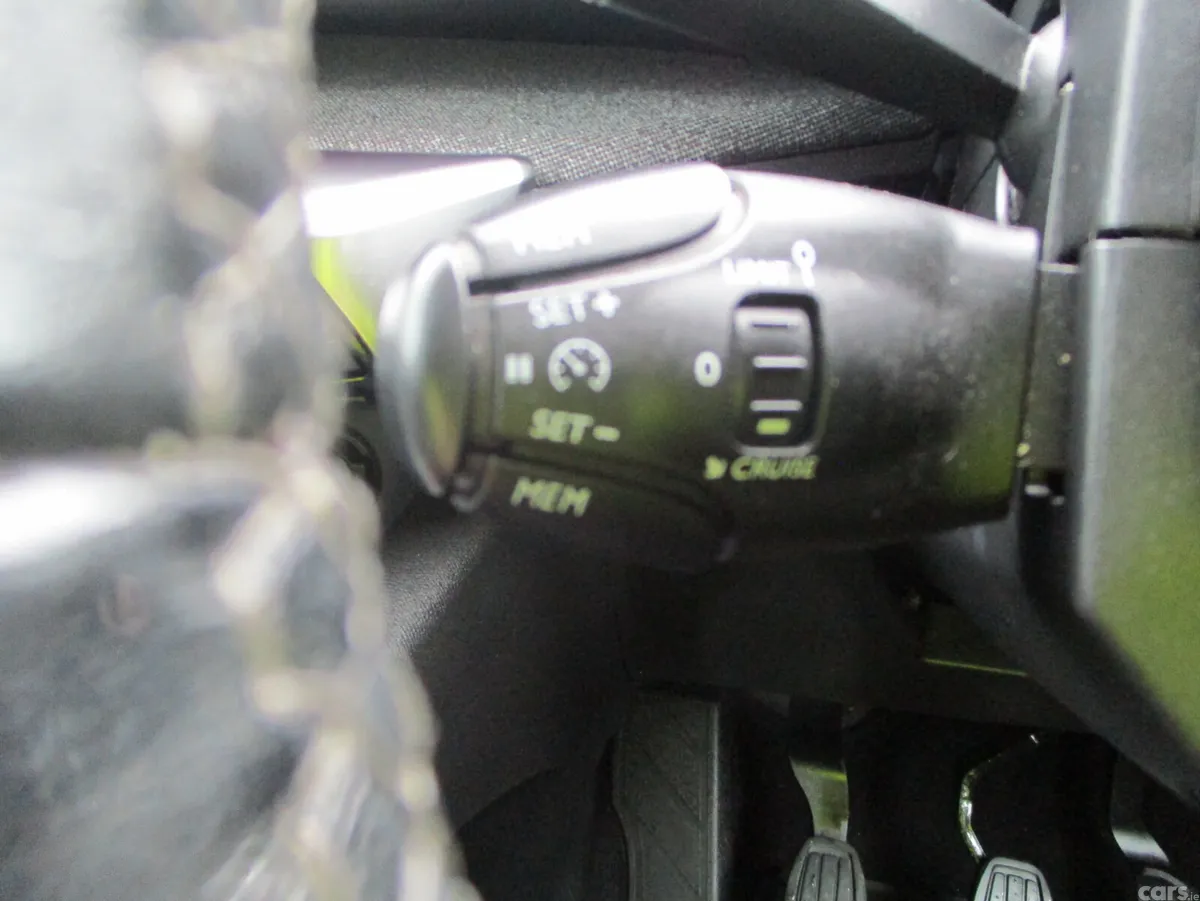 Peugeot 5008 MPV, Petrol, 2019, Green