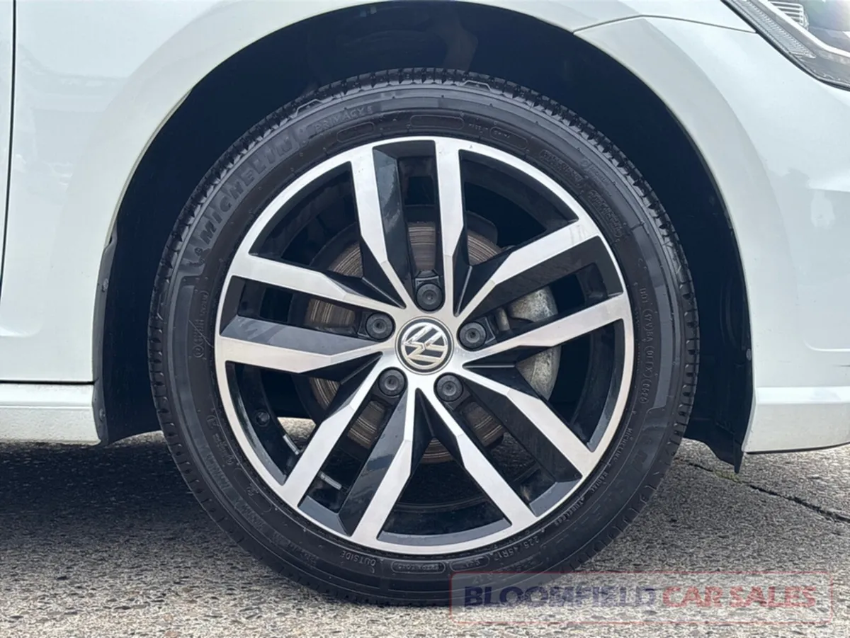 Volkswagen Golf Hatchback, Petrol, 2019, White