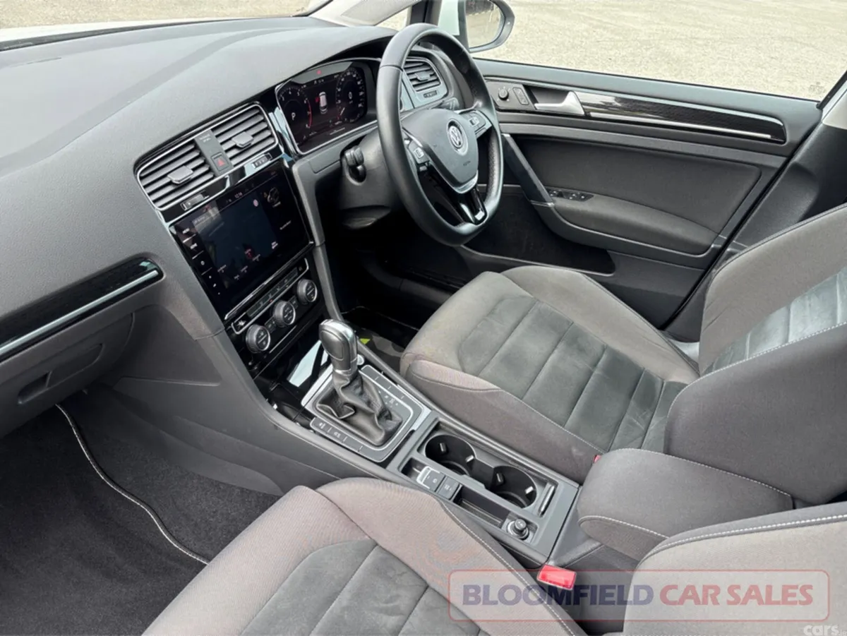 Volkswagen Golf Hatchback, Petrol, 2019, White