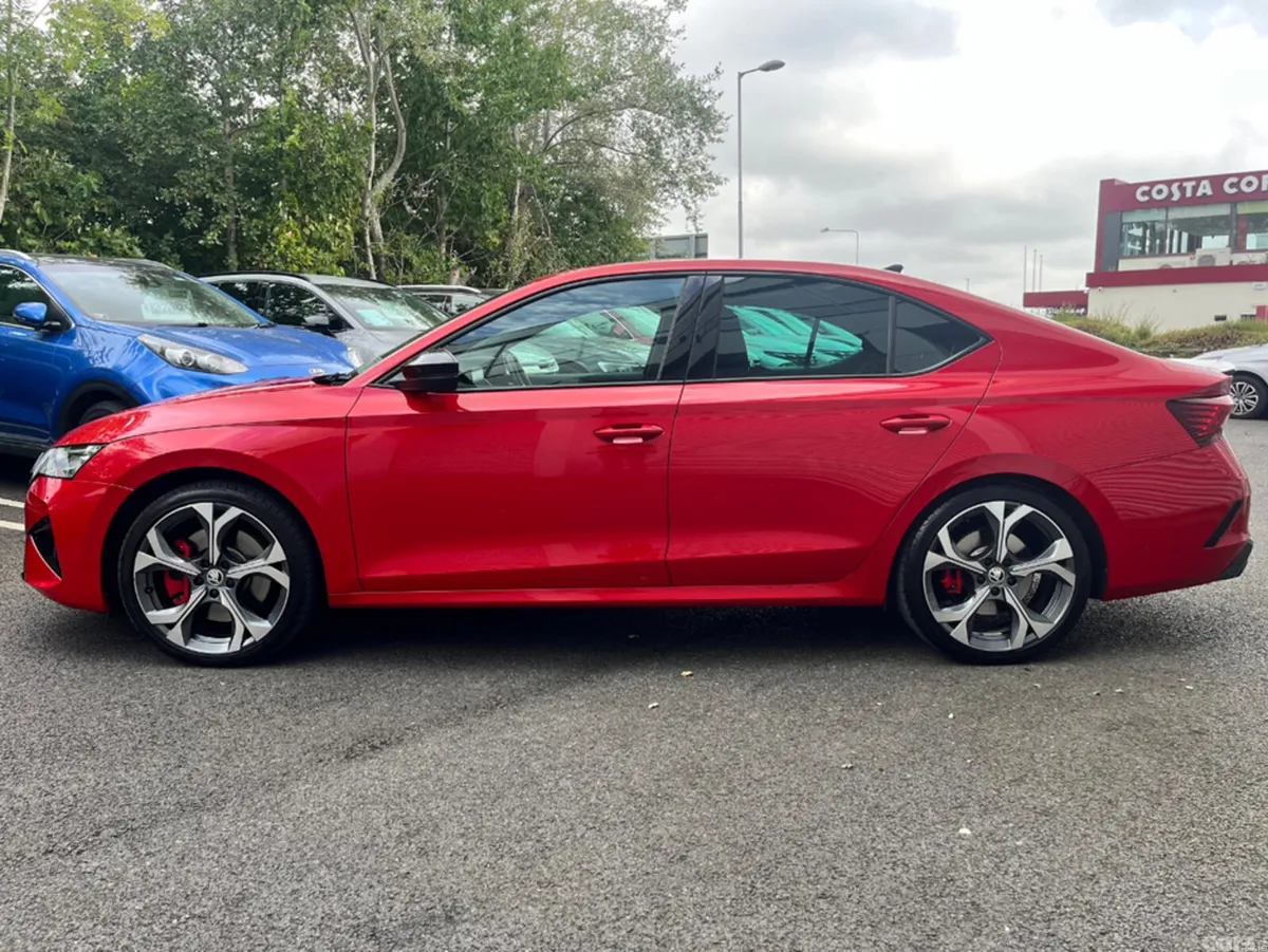 Skoda Octavia Hatchback, Petrol, 2025, Red