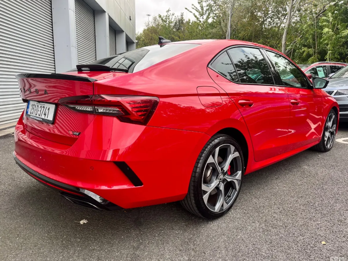Skoda Octavia Hatchback, Petrol, 2025, Red