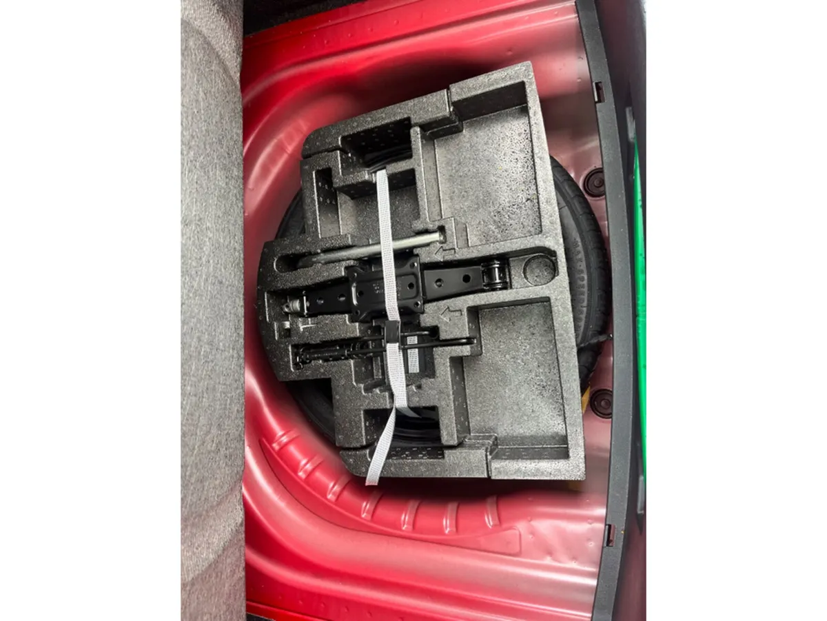 Skoda Octavia Hatchback, Petrol, 2025, Red