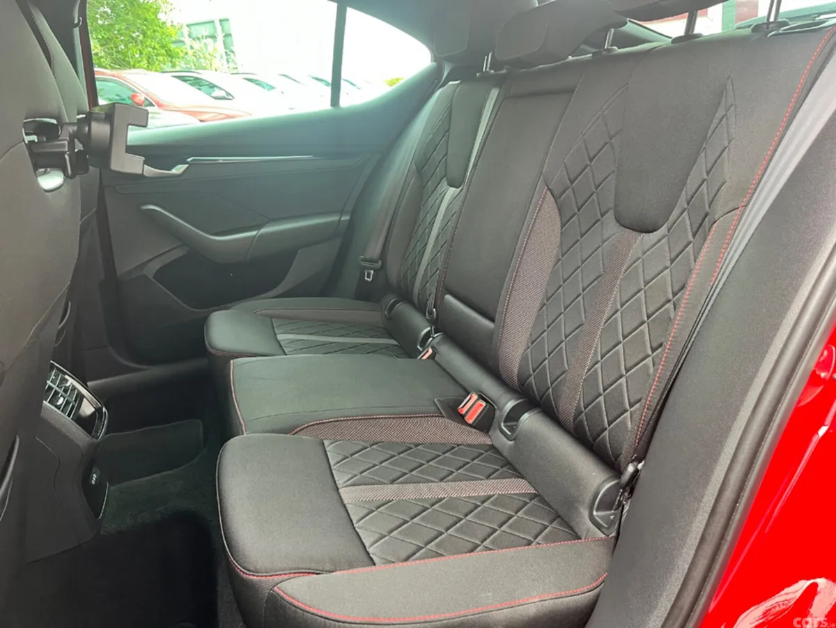 Skoda Octavia Hatchback, Petrol, 2025, Red