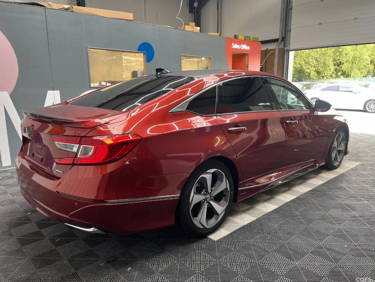 Honda Accord Saloon, Petrol Hybrid, 2020, Red