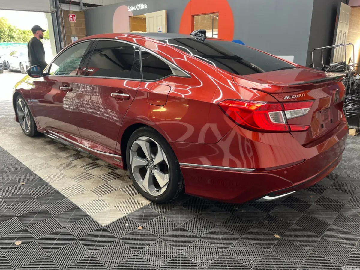 Honda Accord Saloon, Petrol Hybrid, 2020, Red