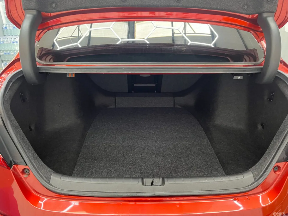 Honda Accord Saloon, Petrol Hybrid, 2020, Red