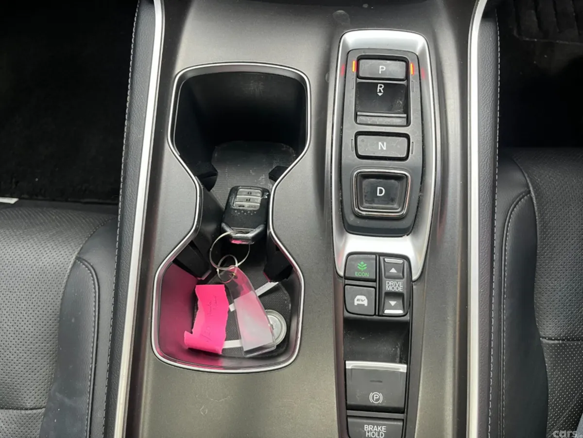 Honda Accord Saloon, Petrol Hybrid, 2020, Red