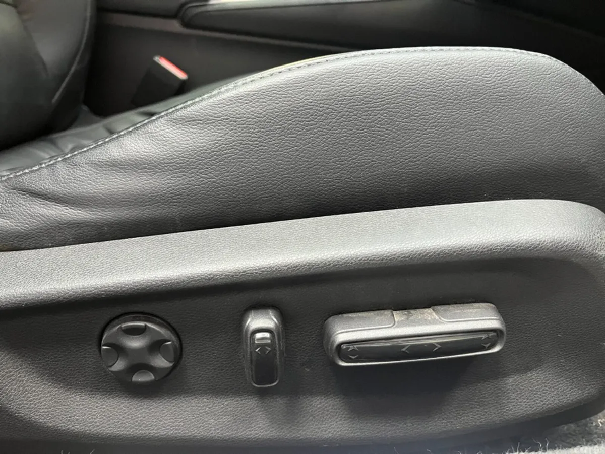 Honda Accord Saloon, Petrol Hybrid, 2020, Red