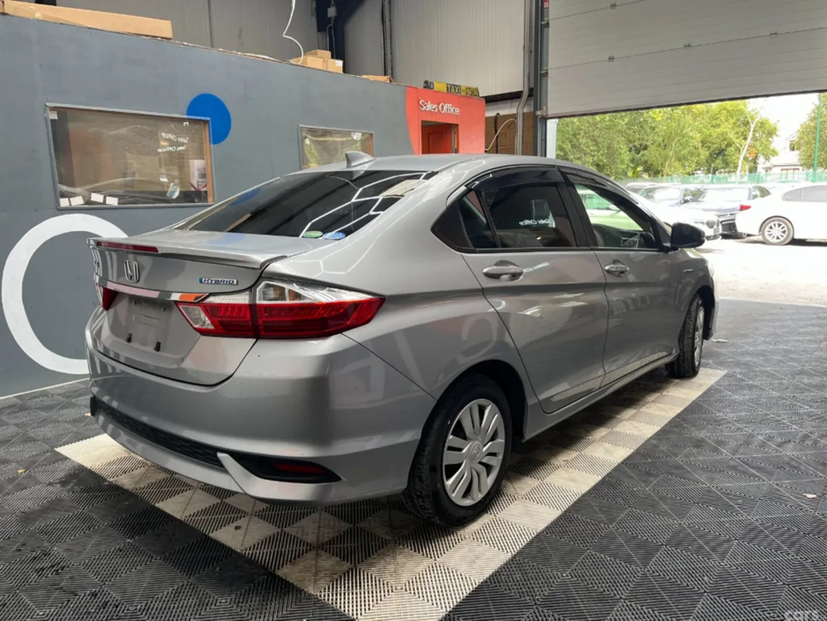 Honda Grace Saloon, Petrol Hybrid, 2021, Silver
