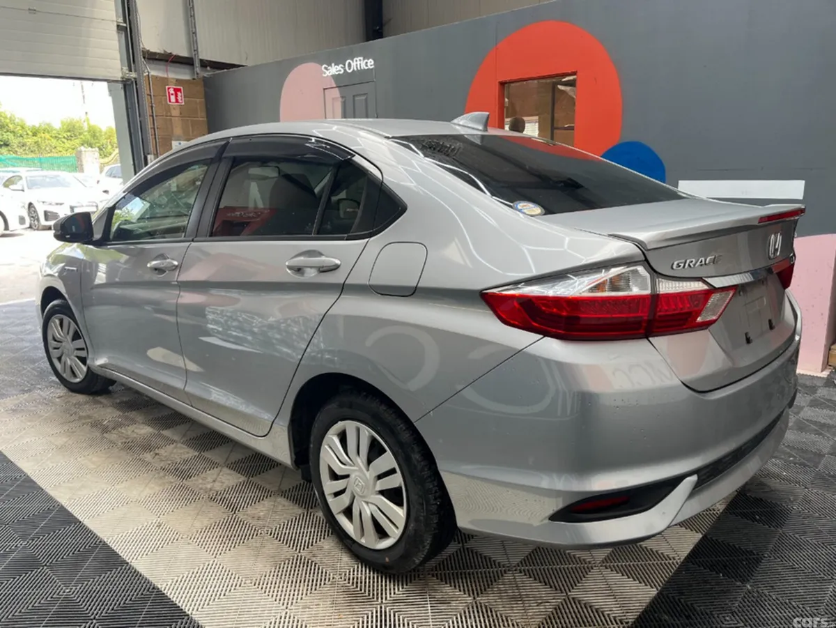 Honda Grace Saloon, Petrol Hybrid, 2021, Silver