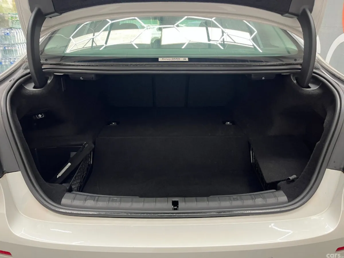BMW 5-Series Saloon, Petrol Hybrid, 2021, White