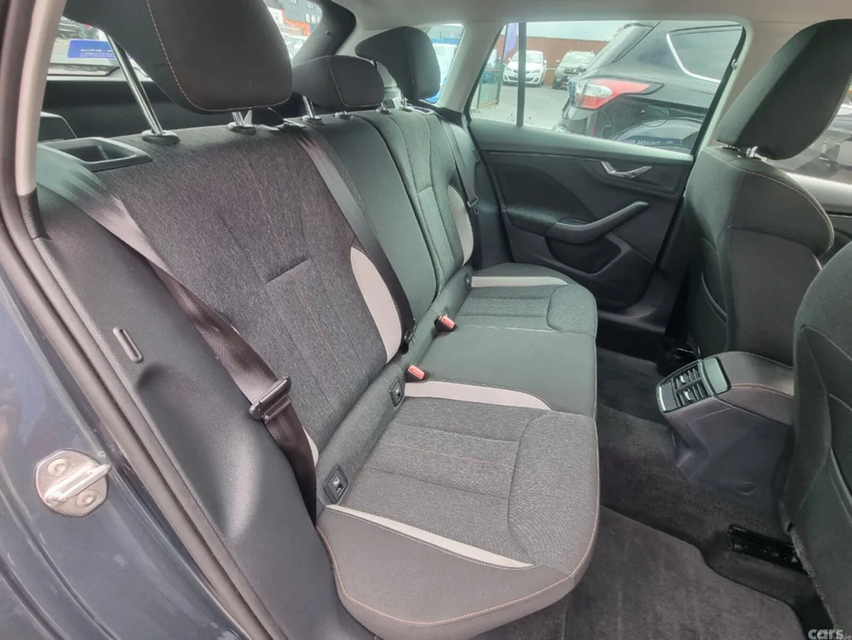Skoda Kamiq Hatchback, Petrol, 2020, Grey