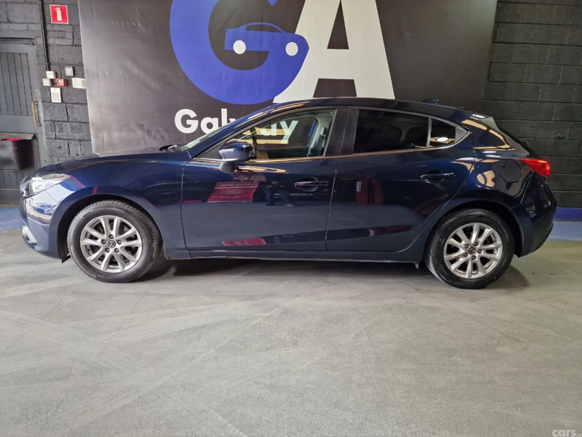 Mazda Mazda3 Hatchback, Petrol, 2015, Blue