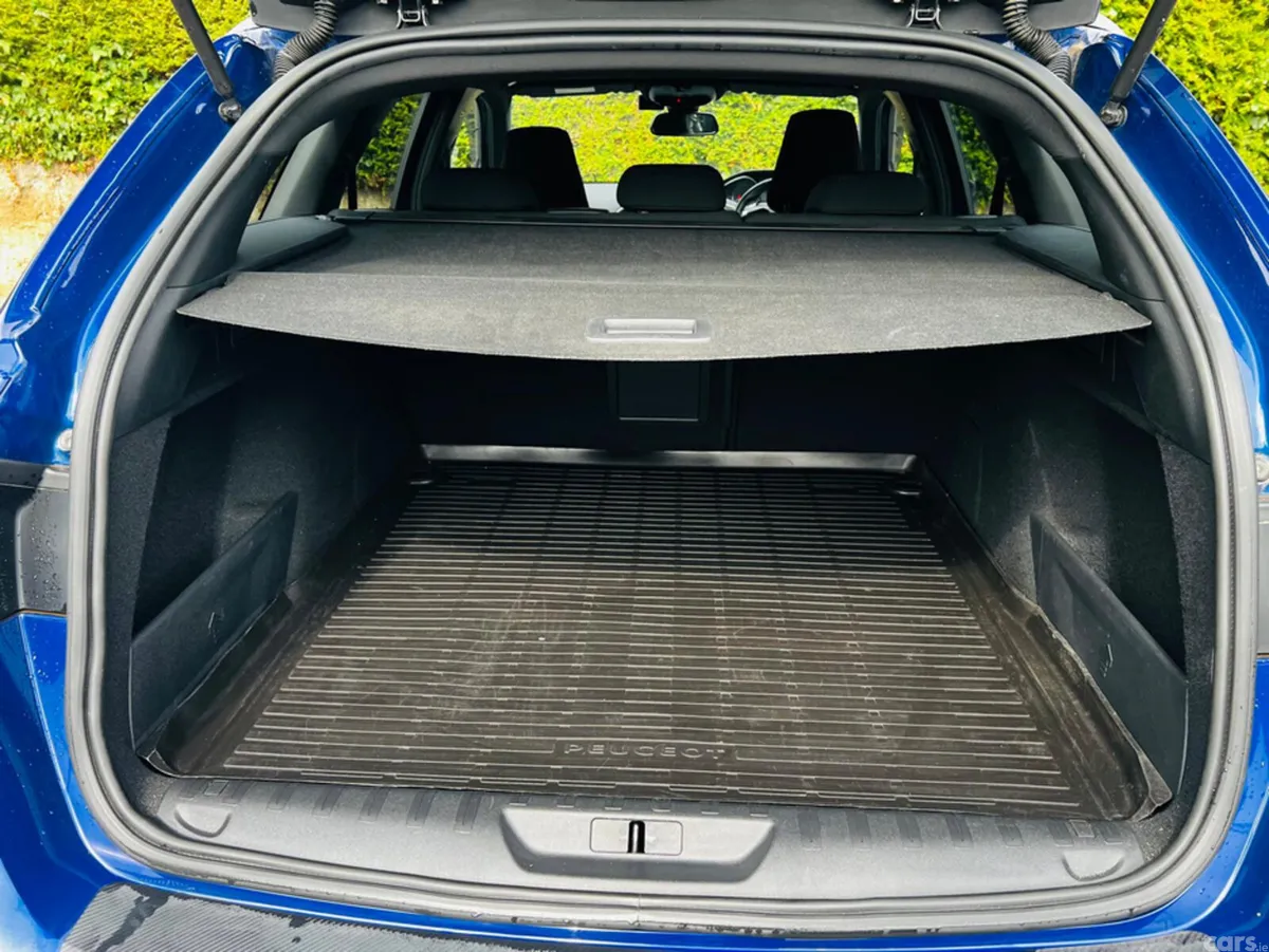 Peugeot 308 Estate, Diesel, 2019, Blue