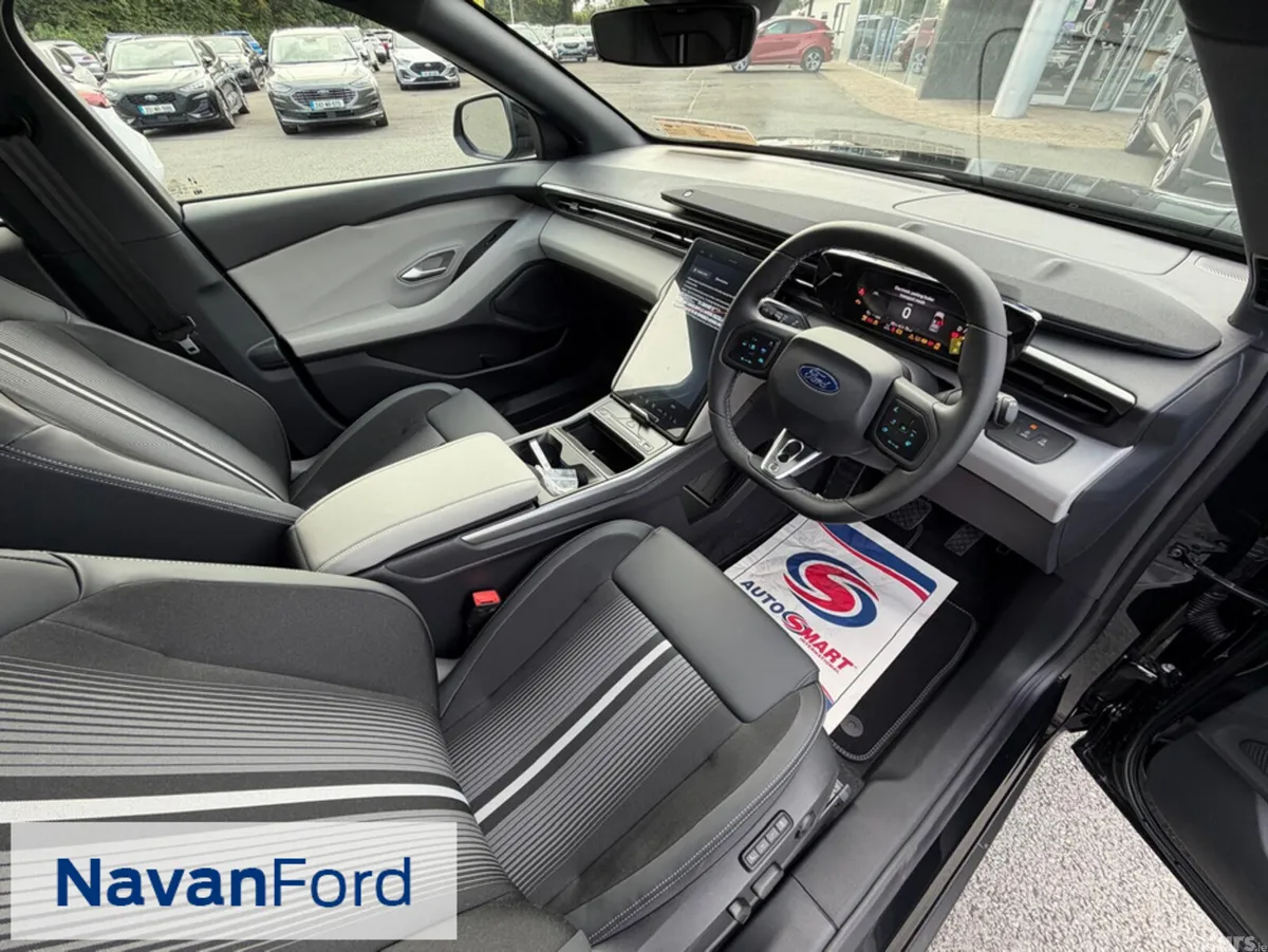 Ford Capri SUV, Electric, 2027, Black