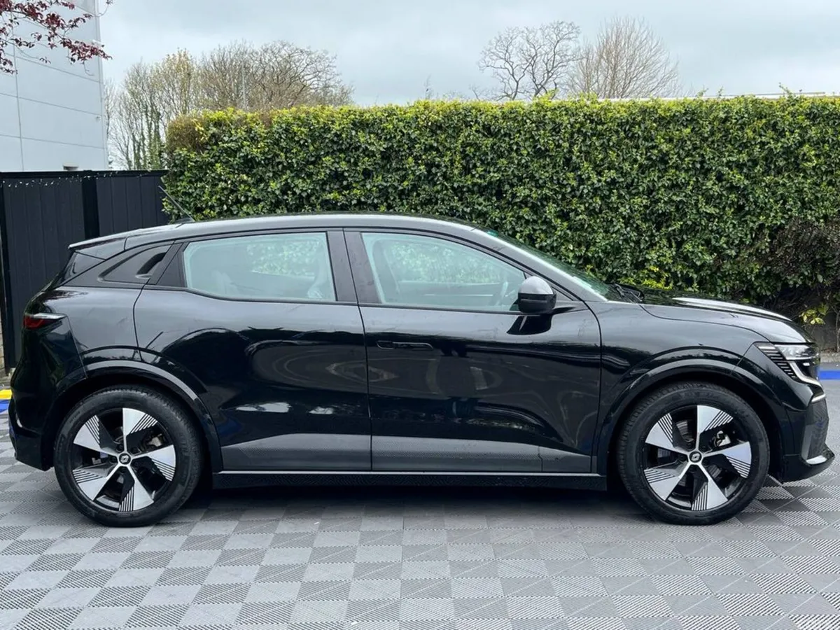 Renault Megane E-Tech Hatchback, Electric, 2023, Black