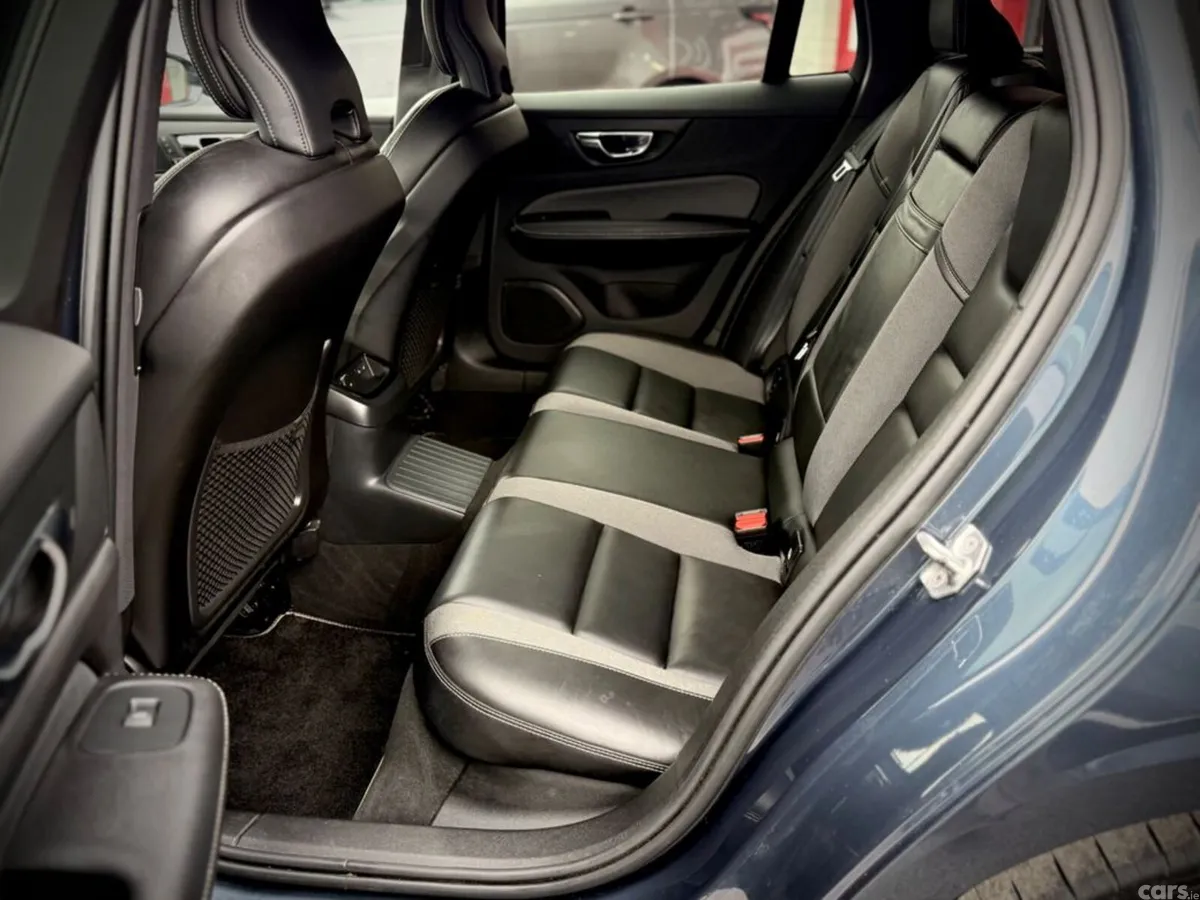 Volvo V60 Estate, Petrol Hybrid, 2021, Blue
