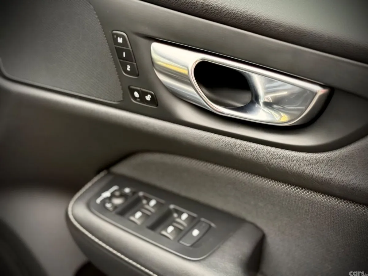 Volvo V60 Estate, Petrol Hybrid, 2021, Blue