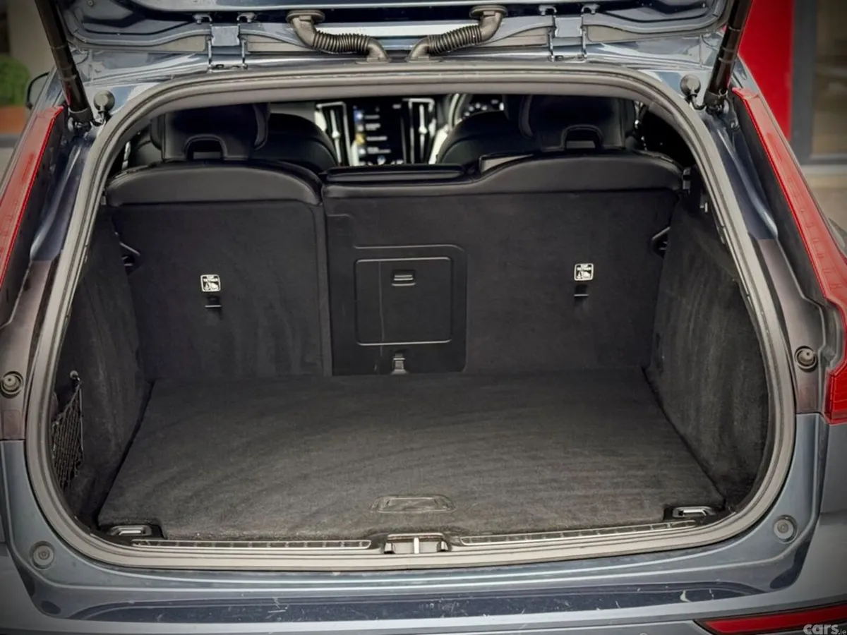 Volvo V60 Estate, Petrol Hybrid, 2021, Blue