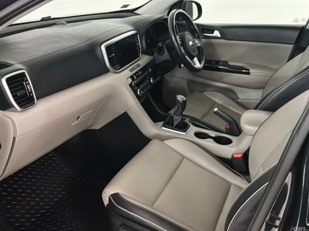 Kia Sportage MPV, Diesel Hybrid, 2021, Black