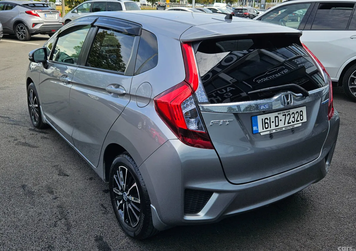 Honda Fit Hatchback, Petrol Hybrid, 2016, Silver
