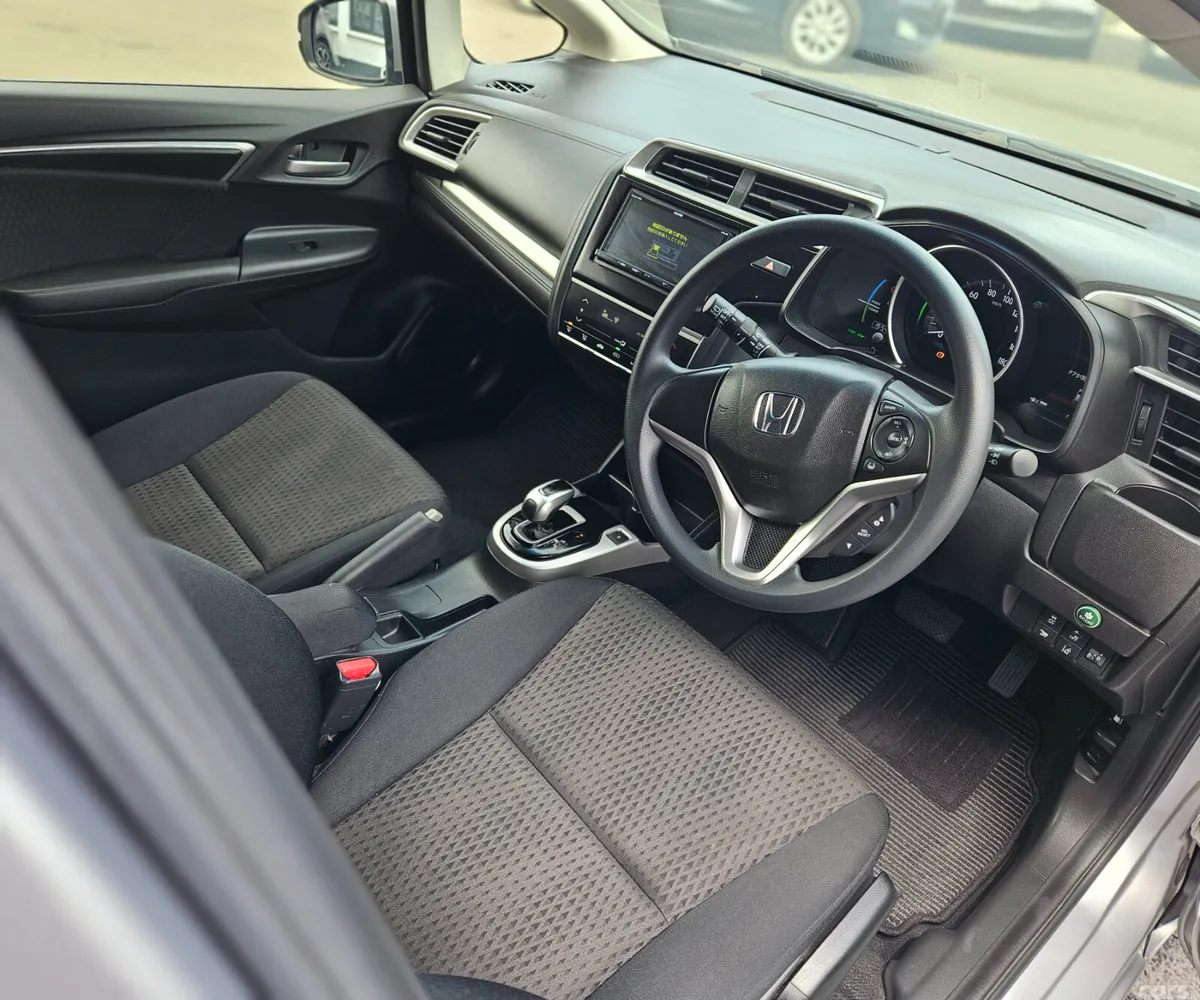 Honda Fit Hatchback, Petrol Hybrid, 2019, Silver