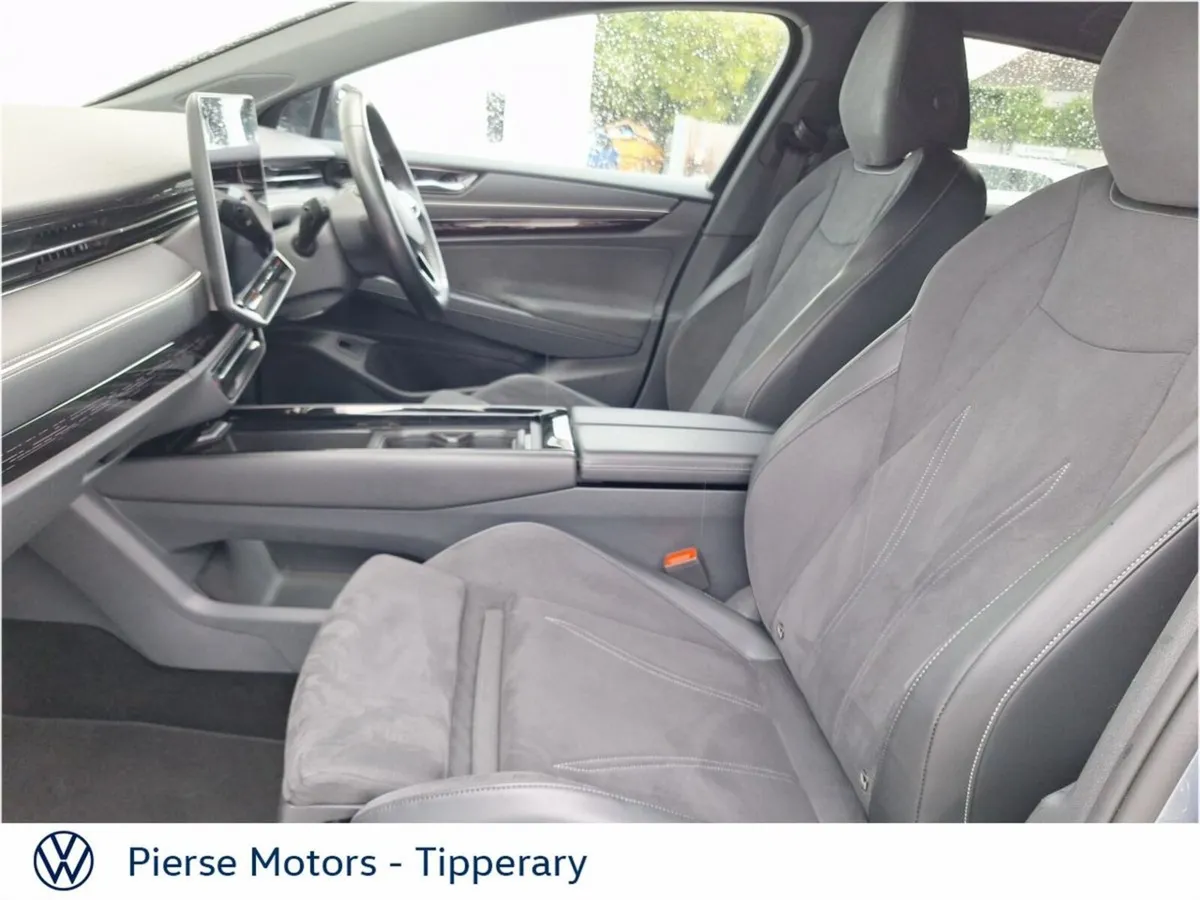 Volkswagen ID.7 Hatchback, Electric, 2025, Blue