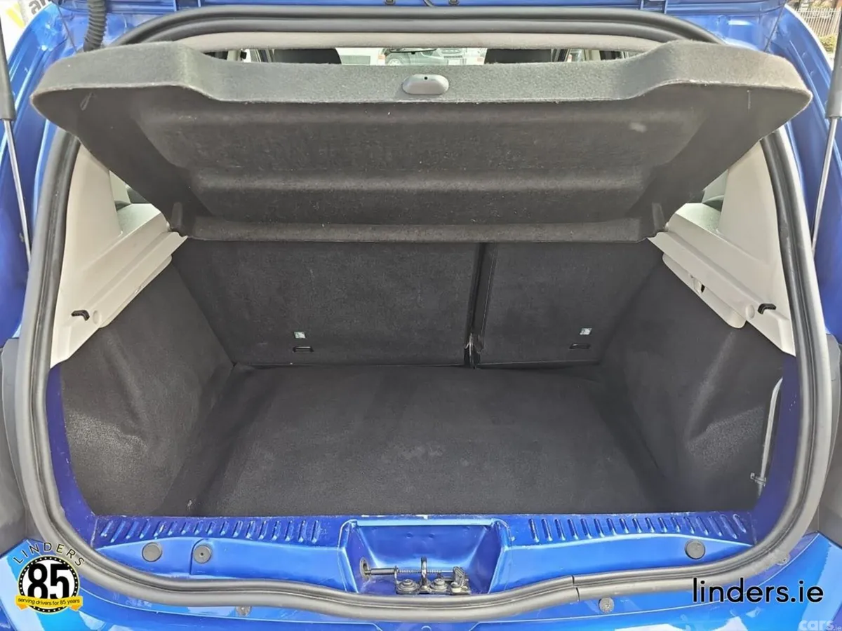Dacia Sandero Stepway Hatchback, Diesel, 2021, Blue