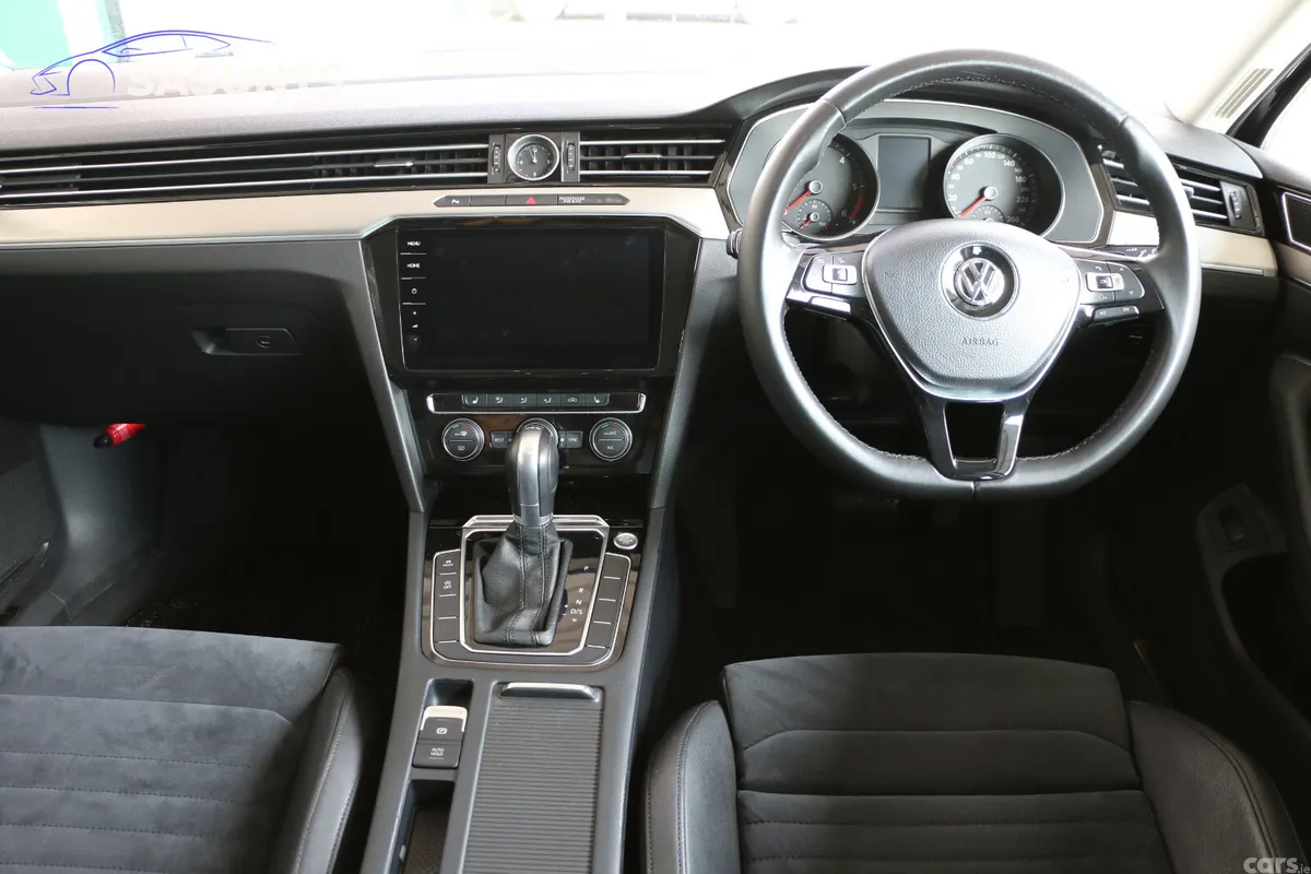 Volkswagen Passat Estate, Diesel, 2018, Grey