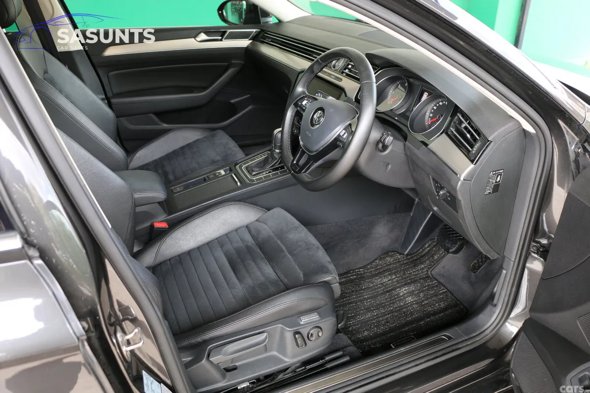 Volkswagen Passat Estate, Diesel, 2018, Grey