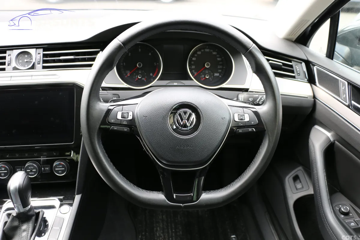 Volkswagen Passat Estate, Diesel, 2018, Grey