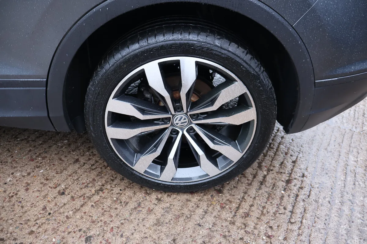 Volkswagen Tiguan SUV, Petrol, 2018, Grey