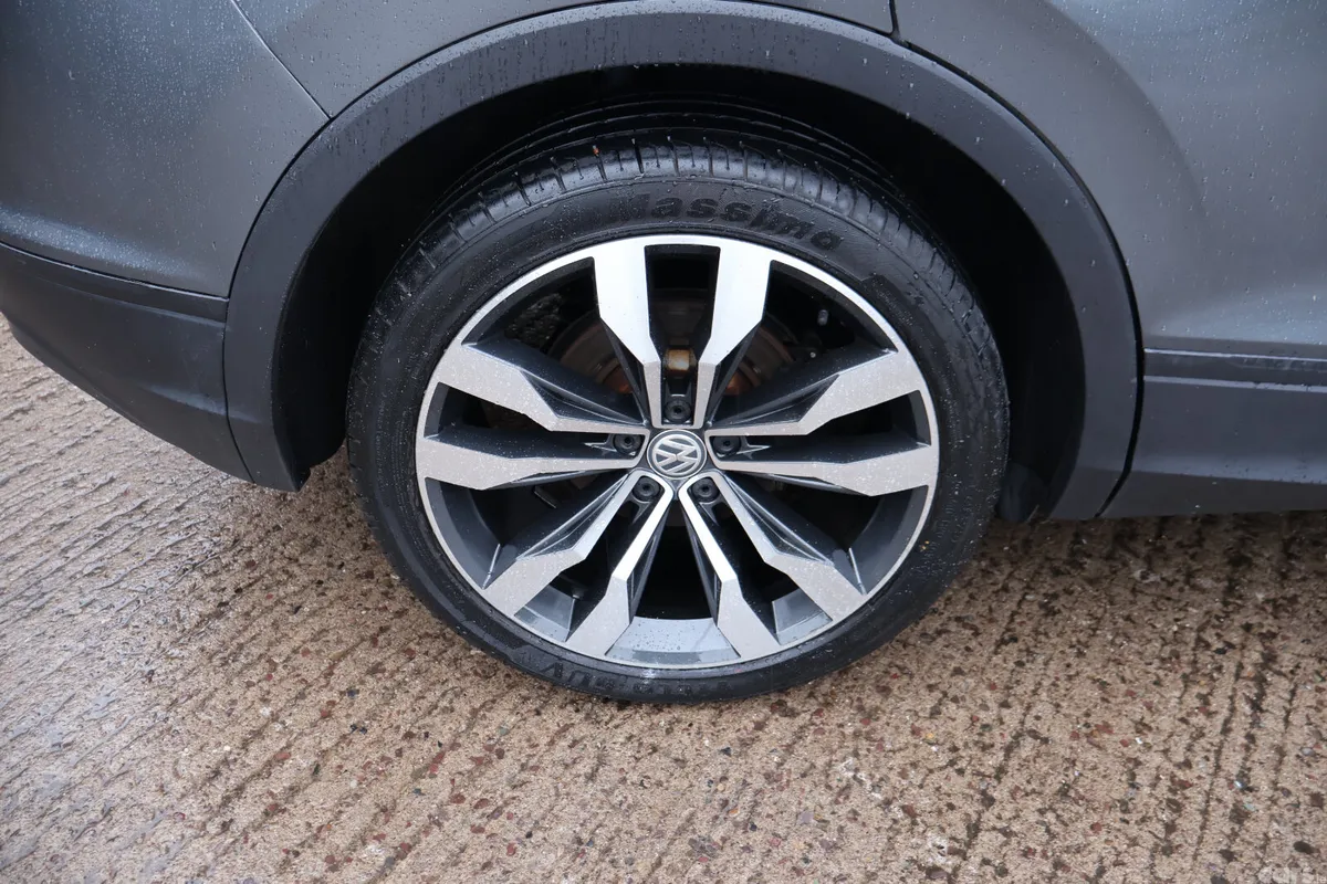 Volkswagen Tiguan SUV, Petrol, 2018, Grey