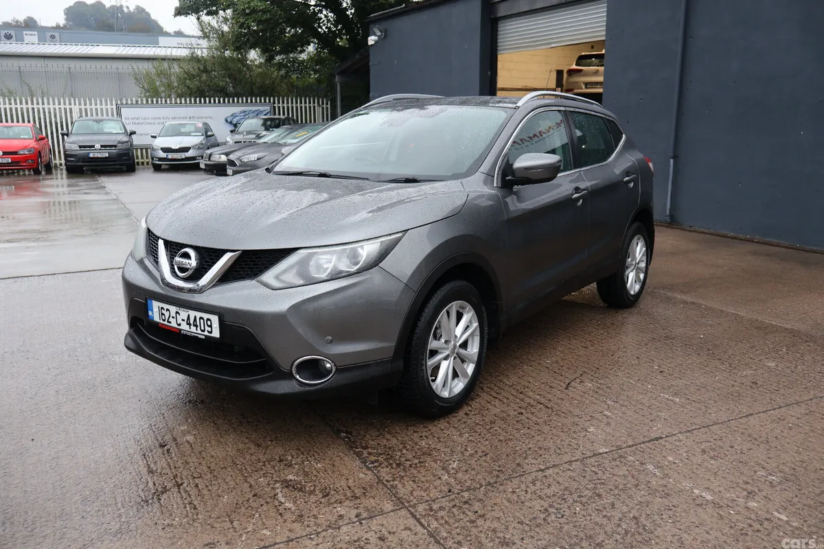 Nissan Qashqai Hatchback, Diesel, 2016, Grey