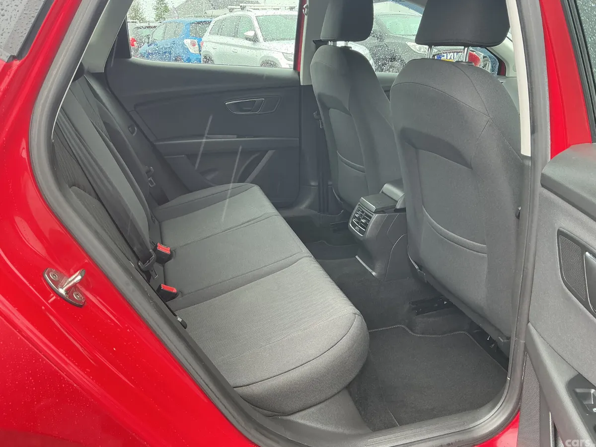 SEAT Leon Hatchback, Diesel, 2017, Red