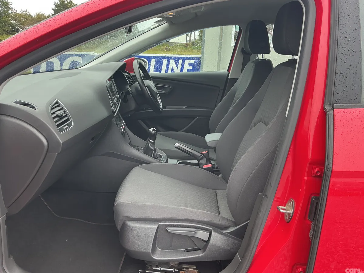 SEAT Leon Hatchback, Diesel, 2017, Red
