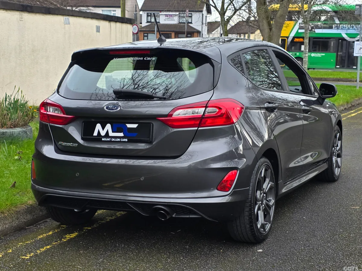 Ford Fiesta Hatchback, Petrol, 2018, Grey