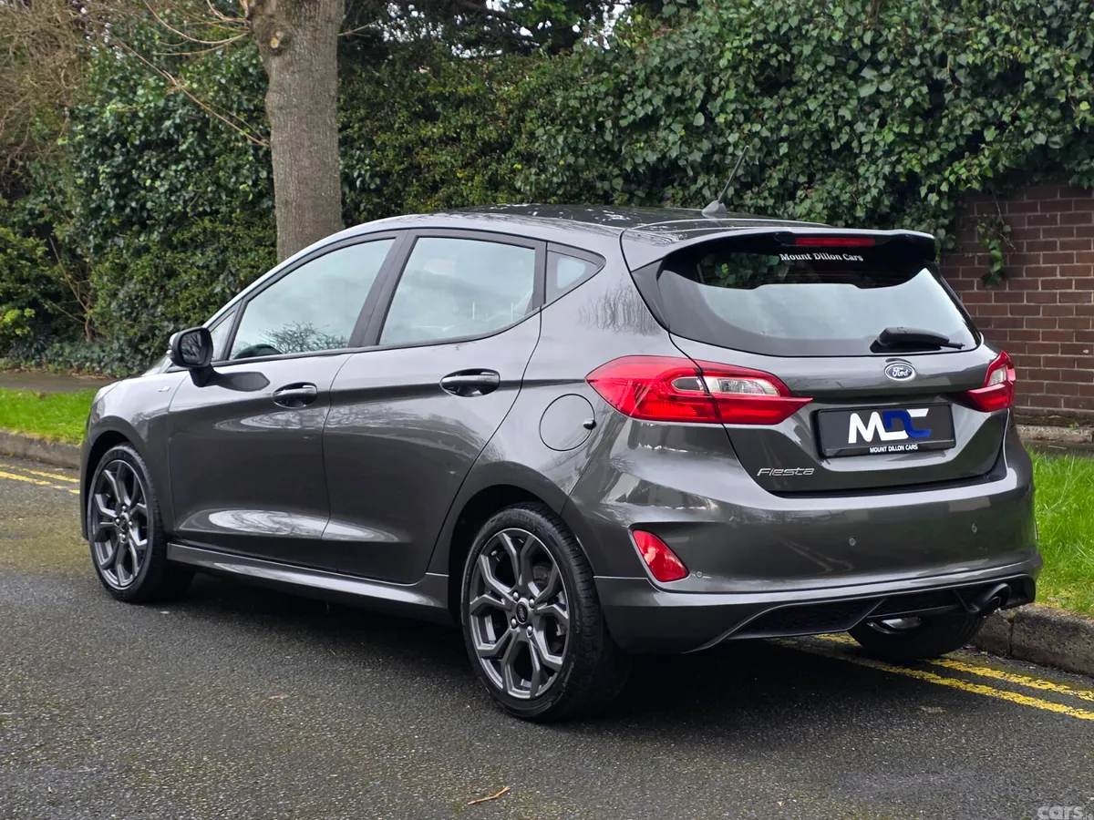 Ford Fiesta Hatchback, Petrol, 2018, Grey