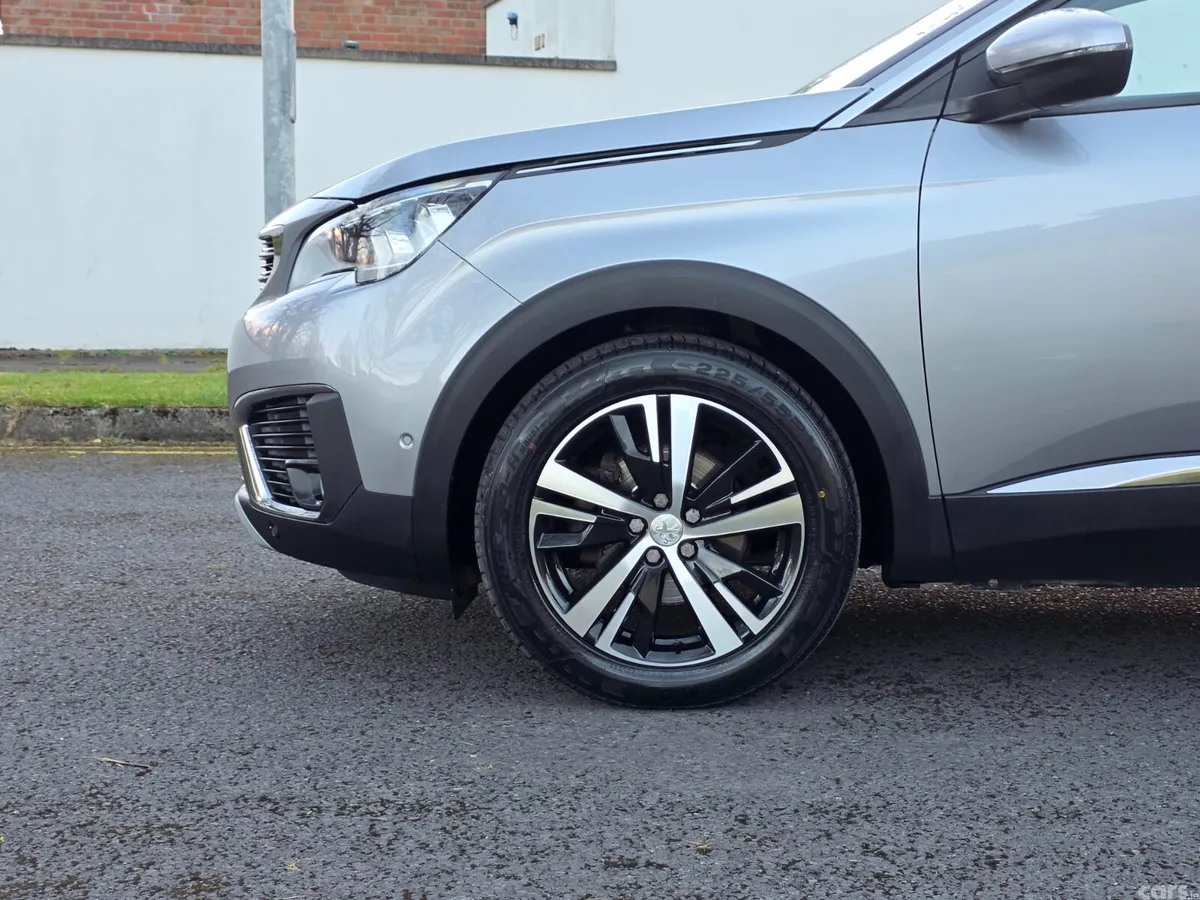 Peugeot 5008 MPV, Diesel, 2020, Grey