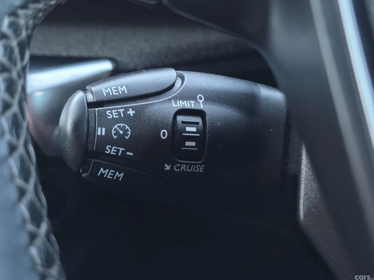 Peugeot 5008 MPV, Diesel, 2020, Grey