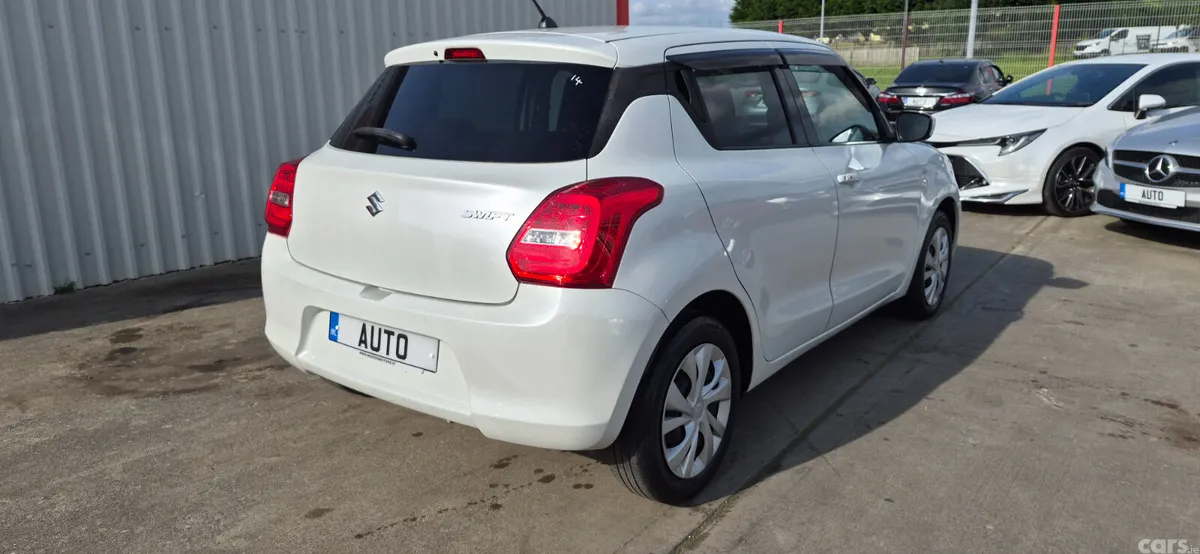 Suzuki Swift Hatchback, Petrol, 2020, White
